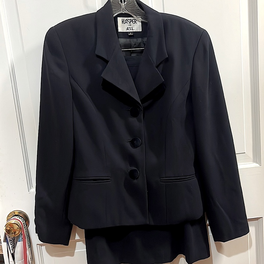 Kasper for ASL rayon polyester business suit; size 4 Navy blue